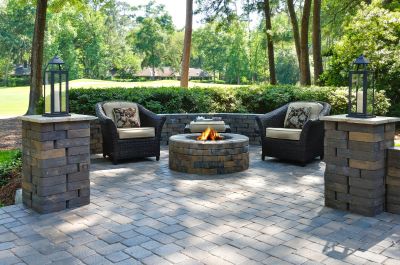 Paver patio with fire pit